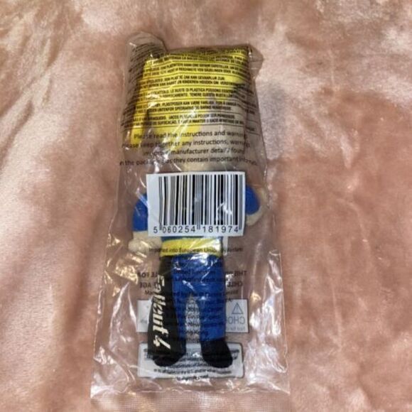 NWT Fallout 4 Vault Boy 111 Thumbs Up Plush Backpack Clip Gaming Heads - Picture 6 of 6